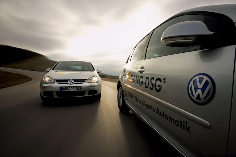  Volkswagen Golf 2004 года  (фото 3 из 170)
